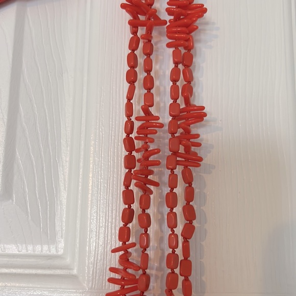 J Crew Coral necklace - Picture 3 of 5